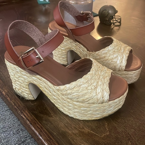 MIA size 8 block chunky heel wicker sandals - Picture 1 of 7